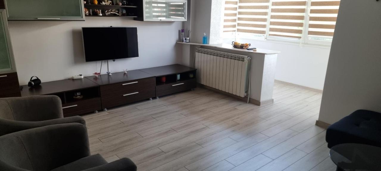 Ilona Apartament 3 Camere Râmnicu Vâlcea 外观 照片