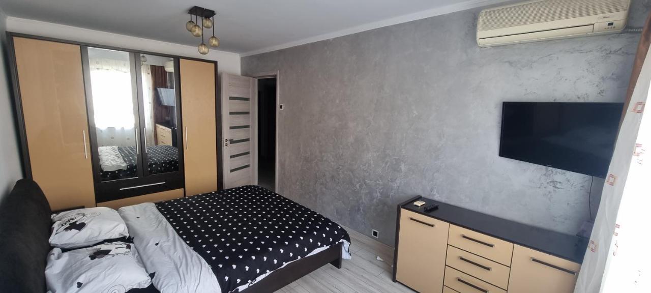 Ilona Apartament 3 Camere Râmnicu Vâlcea 外观 照片