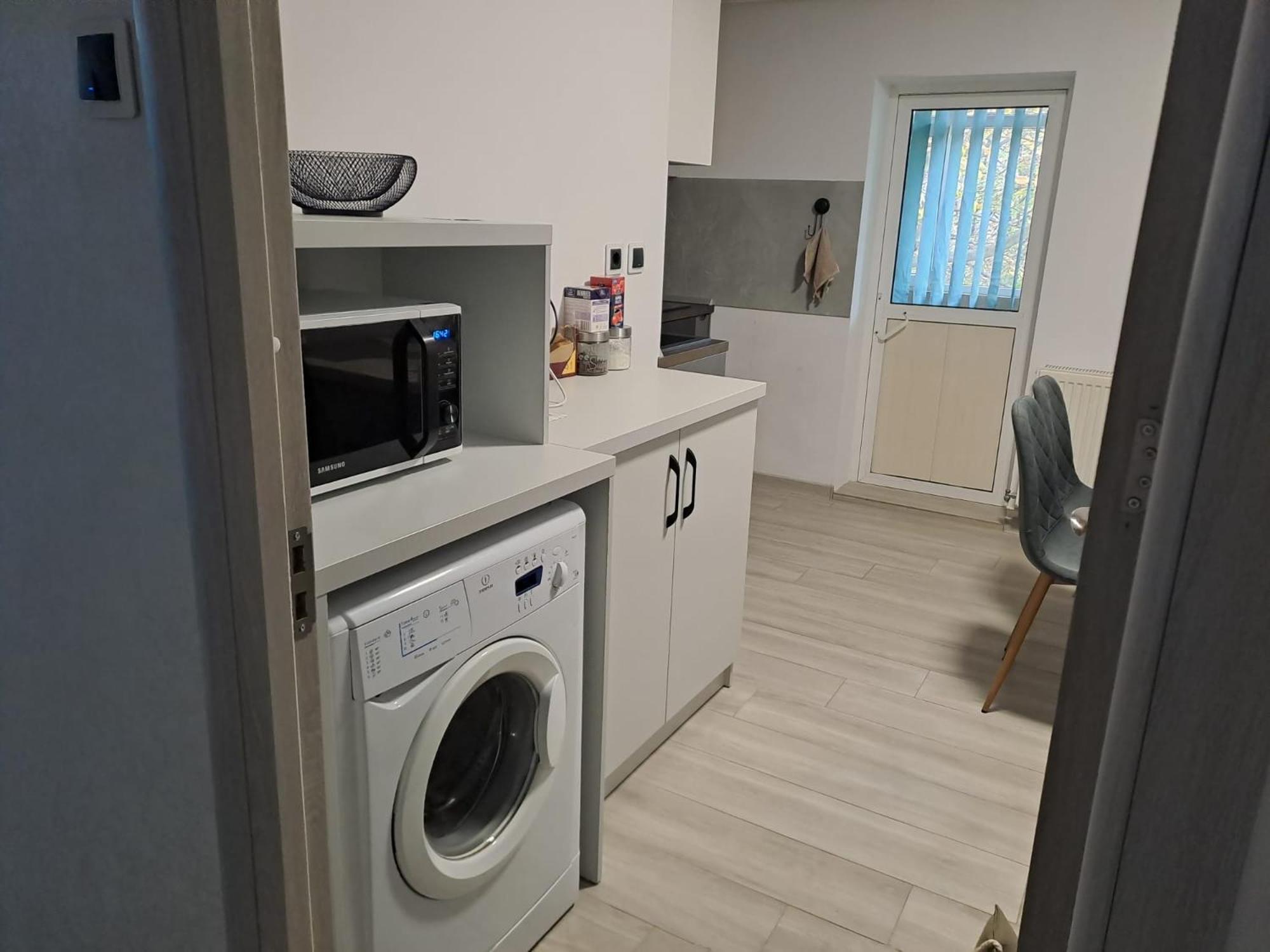 Ilona Apartament 3 Camere Râmnicu Vâlcea 外观 照片